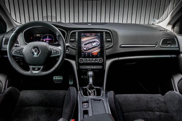 Renault Megane Estate: оновлений універсал для активного життя Фото 5