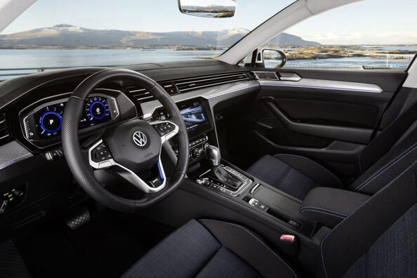 Volkswagen Passat GTE: огляд гібридного седана Фото 6