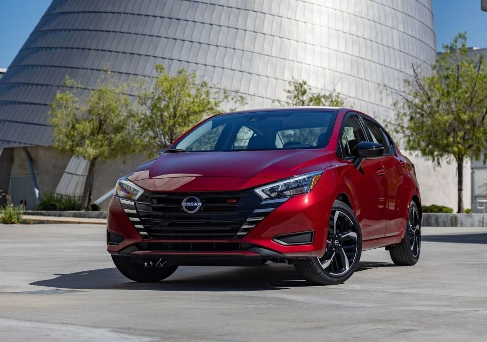 Огляд оновленого седана Nissan Versa