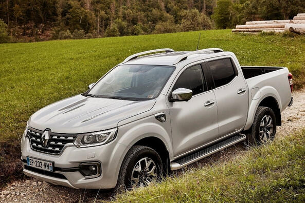 Огляд Renault Alaskan: надійний пікап для роботи та відпочинку
