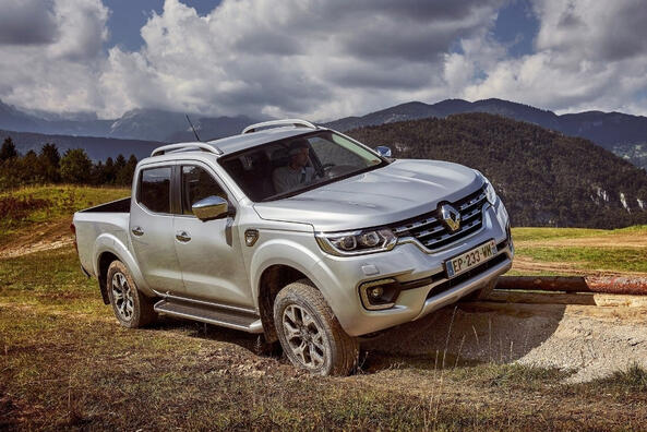 Огляд Renault Alaskan: надійний пікап для роботи та відпочинку Фото 2