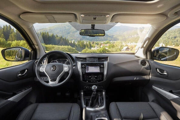 Огляд Renault Alaskan: надійний пікап для роботи та відпочинку Фото 5