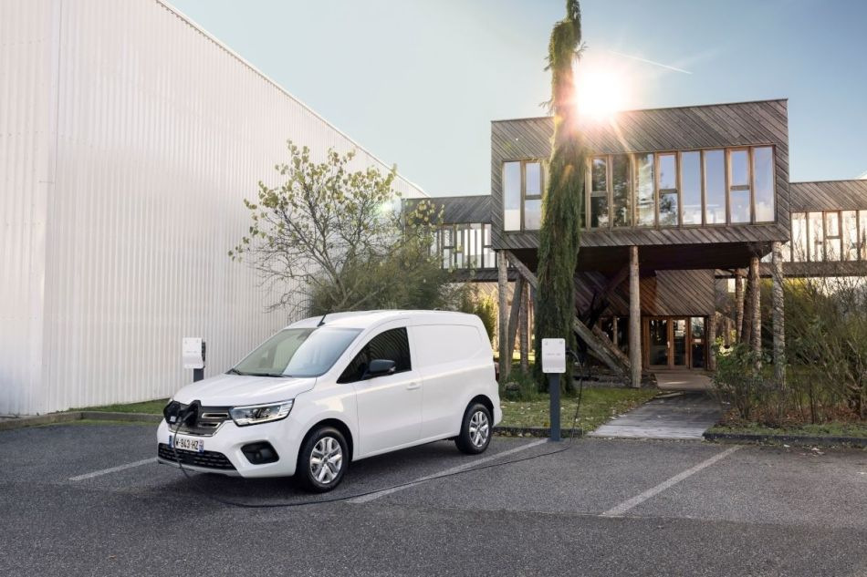 Огляд електричного фургона Renault Kangoo Van E-Tech