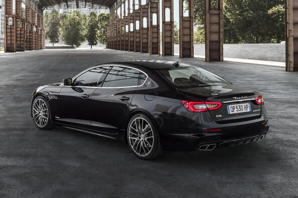 Огляд рестайлінгової версії Maserati Quattroporte VI покоління Фото 3
