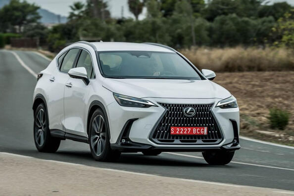 Огляд Lexus NX II покоління: поєднання спортивності та комфорту Фото 2