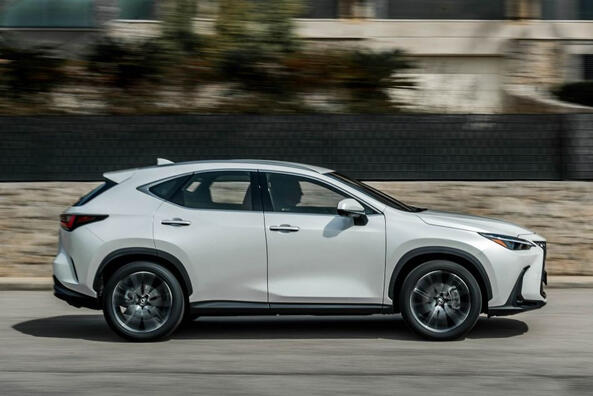 Огляд Lexus NX II покоління: поєднання спортивності та комфорту Фото 3