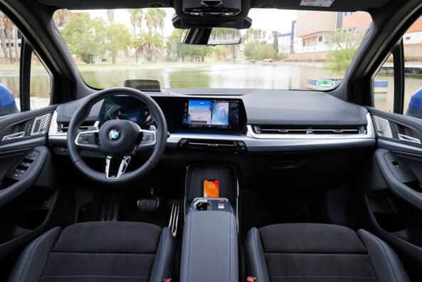 Огляд другого покоління компактвена BMW 2 Series Active Tourer Фото 5