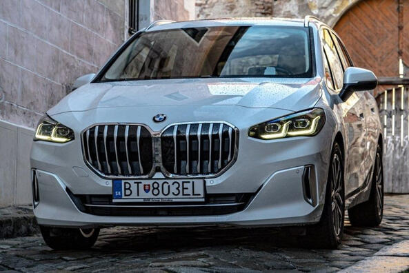 Огляд другого покоління компактвена BMW 2 Series Active Tourer Фото 2