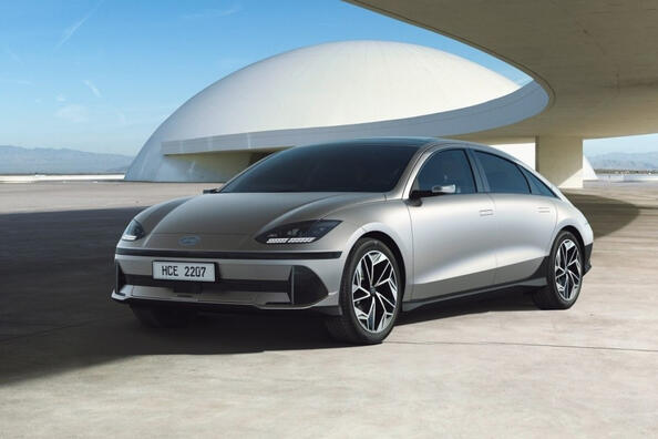 Огляд електричного седана Hyundai IONIQ 6 Фото 2