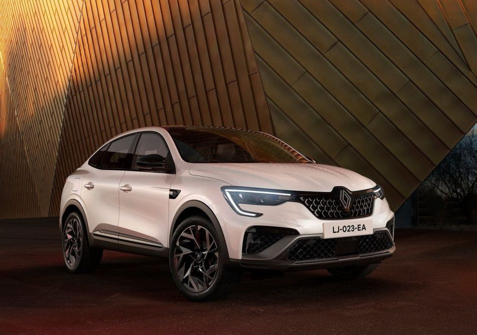 Огляд фейсліфтингової версії Renault Arkana 2023