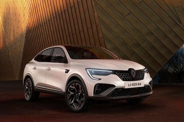 Огляд фейсліфтингової версії Renault Arkana 2023