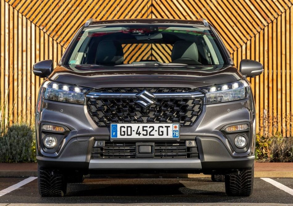 Що пропонує Suzuki S-Cross: огляд характеристик та обладнання