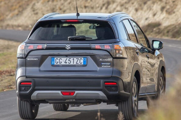 Що пропонує Suzuki S-Cross: огляд характеристик та обладнання Фото 4