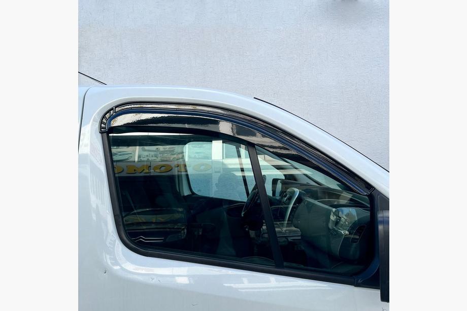 Opel Vivaro 2015-2019 рр. Вітровики EuroCap (2 шт) Фото 8