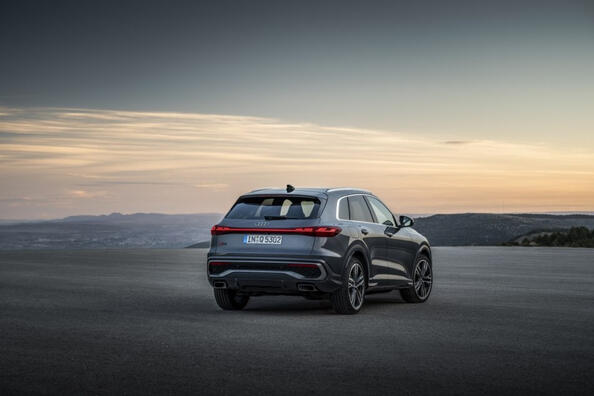 Огляд Audi Q5 третього покоління 2025 модельного року Фото 4