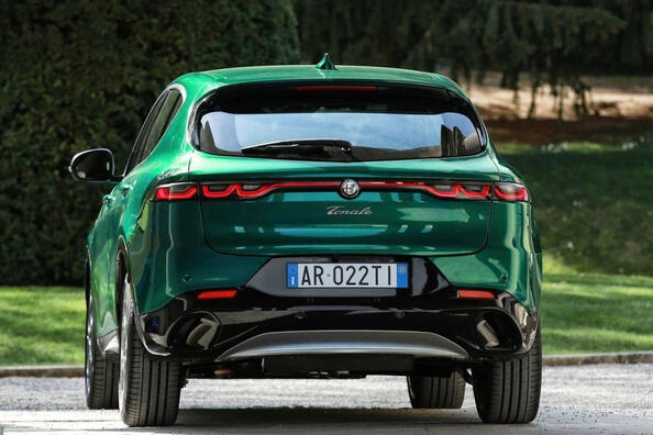 Alfa Romeo Tonale: огляд компактного італійського кросовера Фото 4