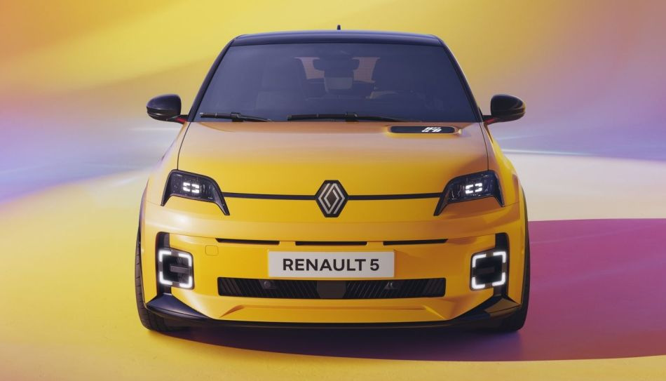 Огляд субкомпактного електромобіля Renault 5 E-Tech 2024