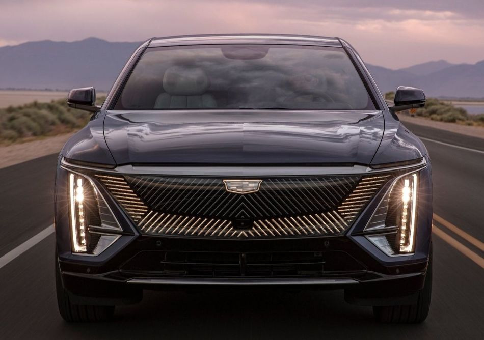 Огляд електричного люксового кросовера Cadillac Lyriq