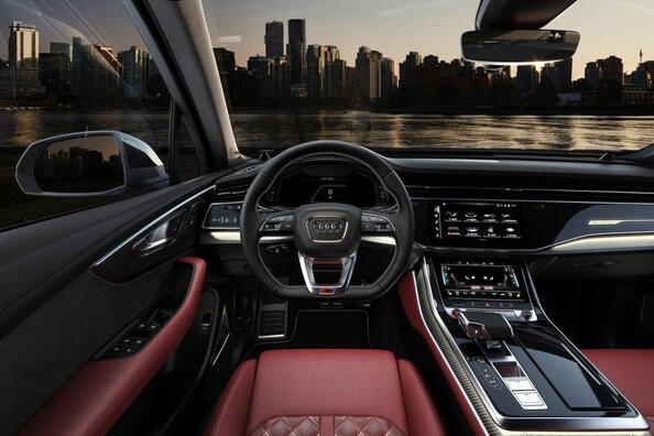 Огляд високопродуктивного Audi SQ7 facelift 2024 року Фото 5
