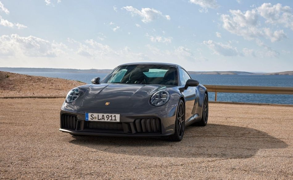 Огляд спорт-купе Porsche 911 Carrera: фейслифт 2024 року