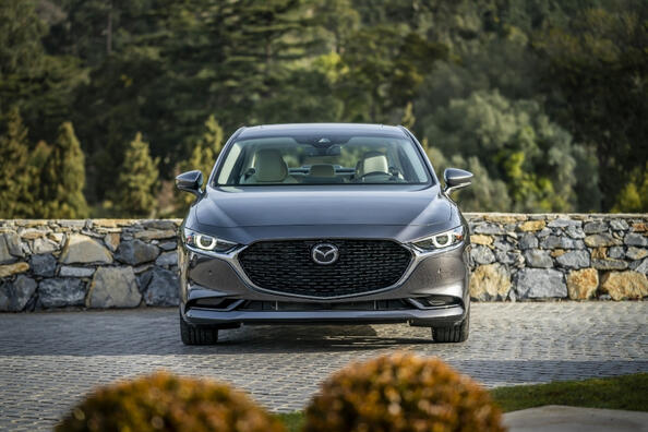 Огляд Mazda 3 Sedan IV покоління