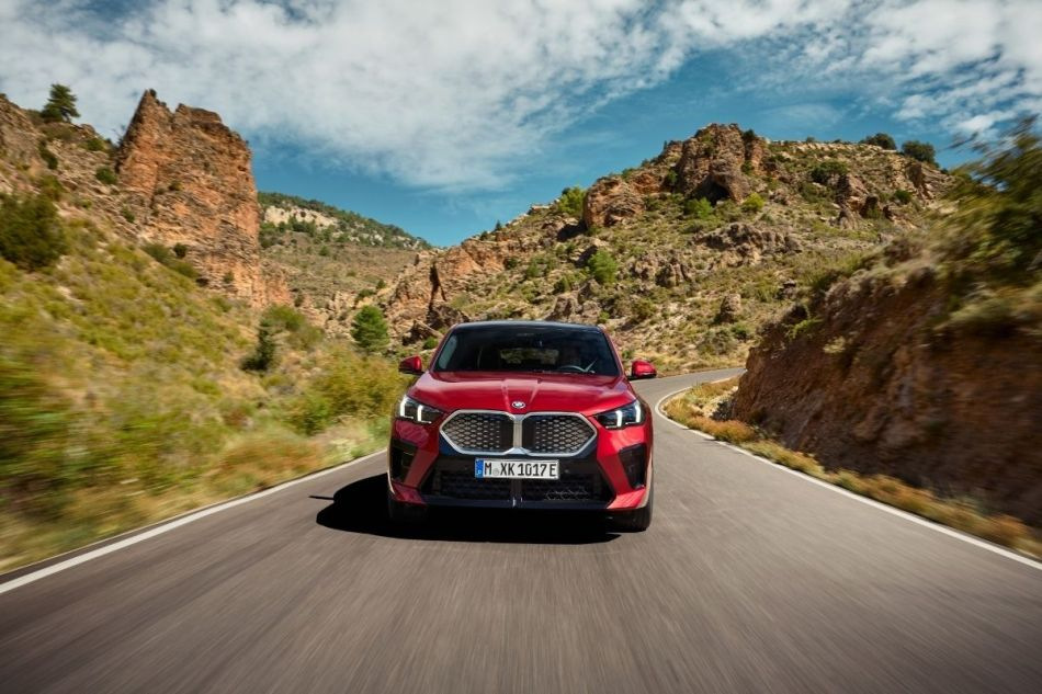 Огляд електричного компактного кросовера BMW iX2