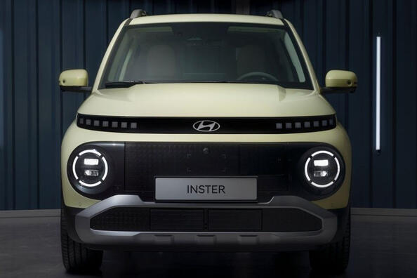 Огляд електричного субкомпактного кросовера Hyundai Inster Фото 1