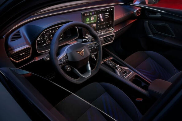 Cupra Leon Sportstourer 2024: огляд оновленого універсала Фото 5