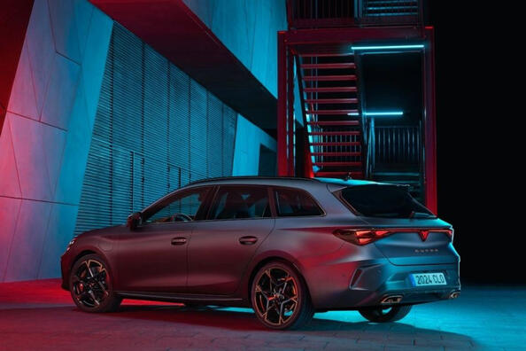 Cupra Leon Sportstourer 2024: огляд оновленого універсала Фото 4