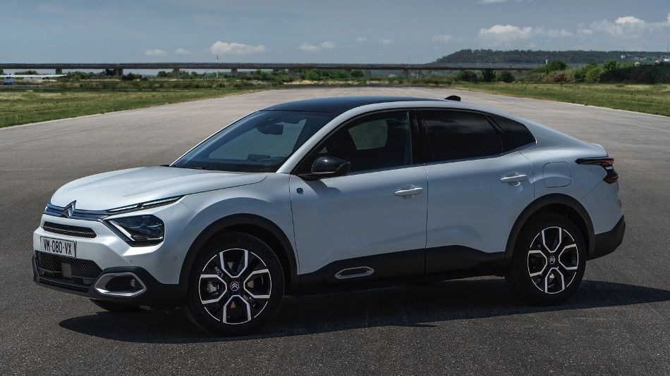 Огляд електричного фастбека Citroen e-C4 X