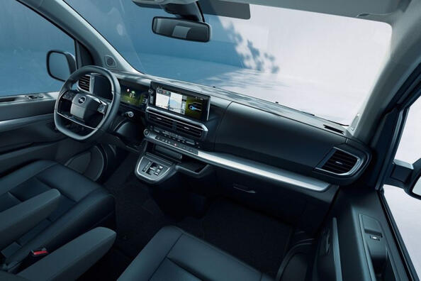Огляд електричного мінівена Opel Zafira Electric 2024 Фото 4