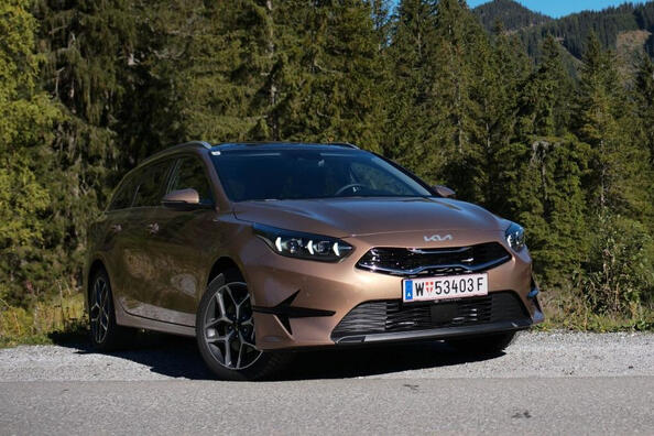 Огляд KIA Ceed SW: елегантний універсал з оновленим дизайном