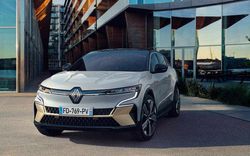 Огляд хетчбека Renault Megane E-Tech Electric
