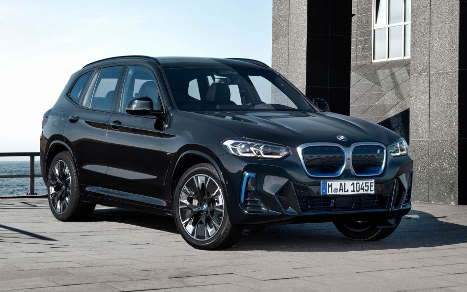 BMW iX3 2021: детальний огляд оновленого електричного кросовера