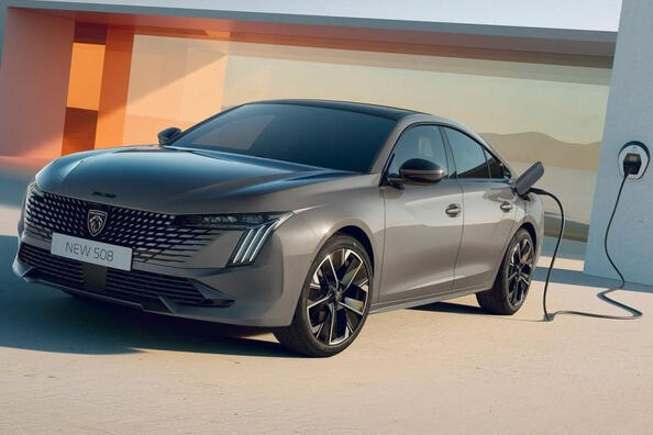 Оновлений Peugeot 508 2023: стильний французький седан Фото 2