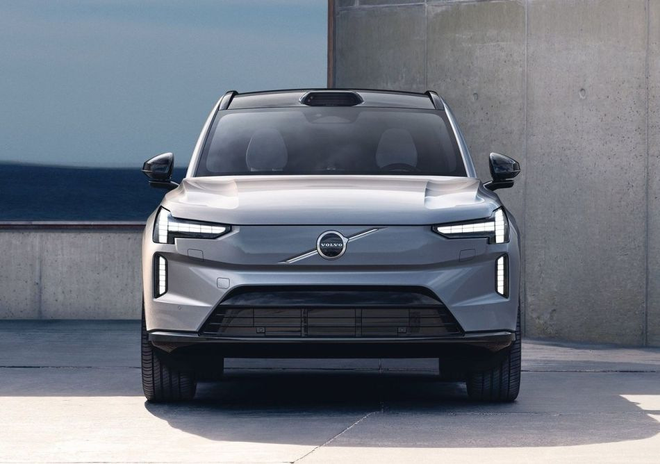 Огляд Volvo EX90: новий стандарт розкоші та безпеки