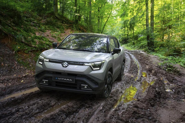 Огляд Suzuki eVitara: електричний дебют легендарного бренду