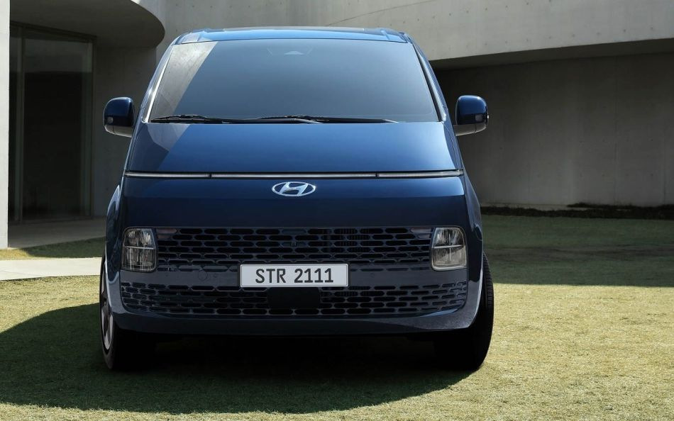 Огляд Hyundai Staria: новий погляд на мінівени