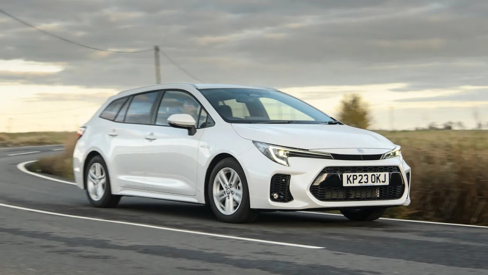 Огляд універсала Suzuki Swace 2023