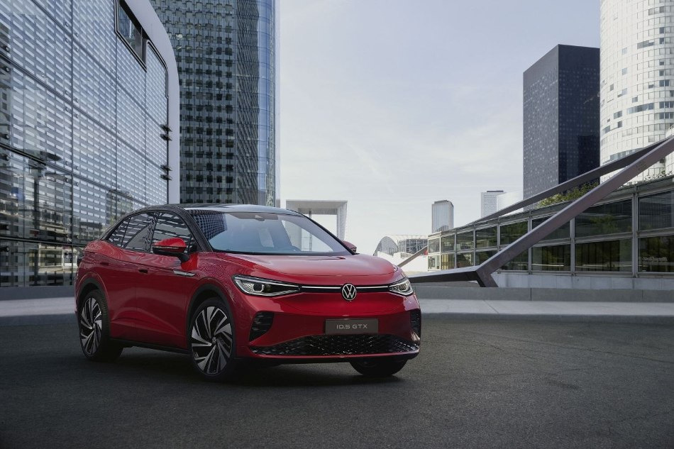 Огляд Volkswagen ID.5 GTX 2024: потужний електричний кросовер