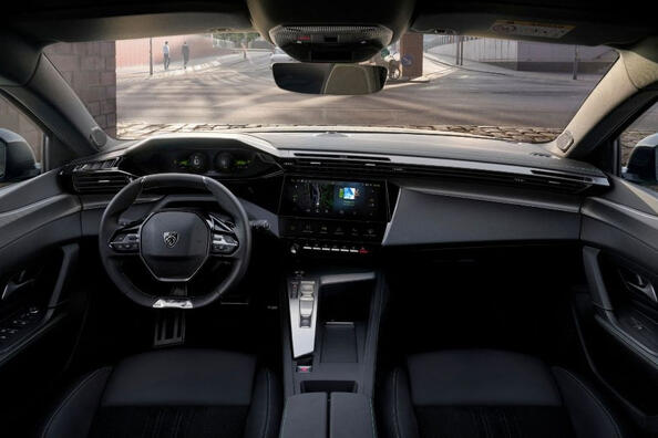 Огляд Peugeot 308 SW: стильний і практичний універсал Фото 6