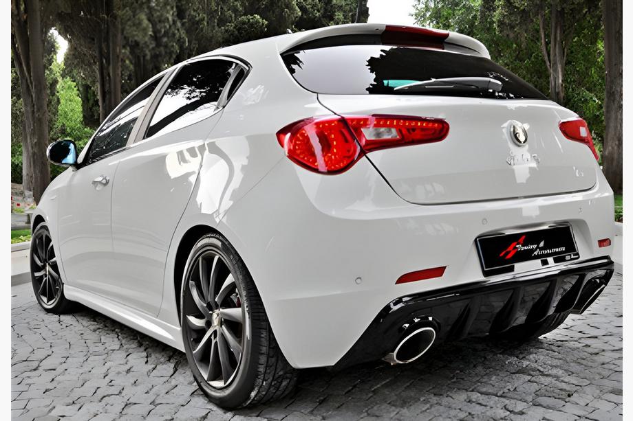 Alfa Romeo Giulietta 2010-2020 рр. Задній дифузор DPT V-2 (чорний глянець) Фото 2