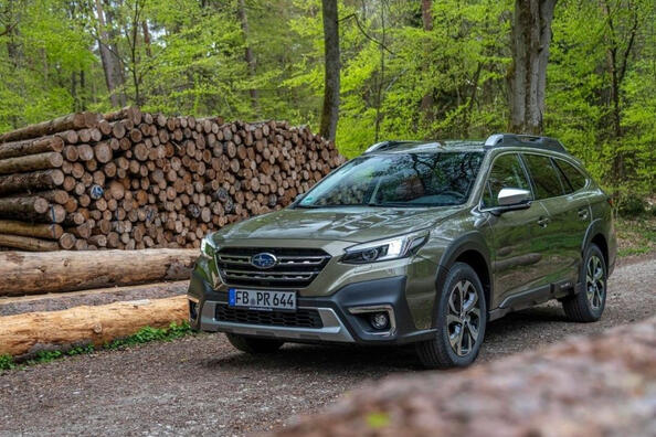 Огляд Subaru Outback: надійний і функціональний кросовер для будь-яких доріг Фото 4