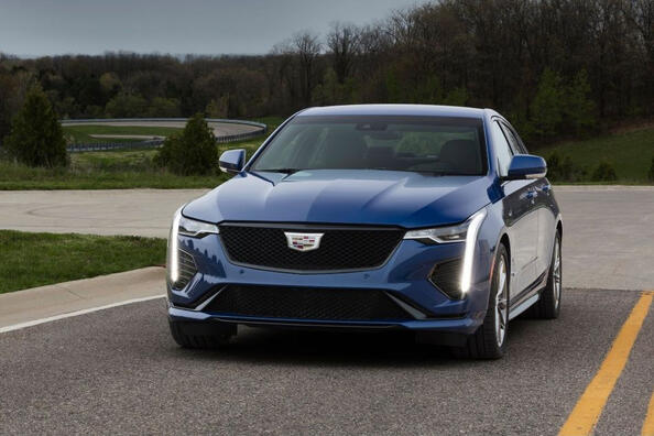 Огляд преміального седана Cadillac CT4