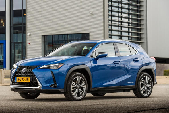 Lexus UX 300e (Лексус UX 300e): огляд, характеристики, запас ходу і батарея Фото 2