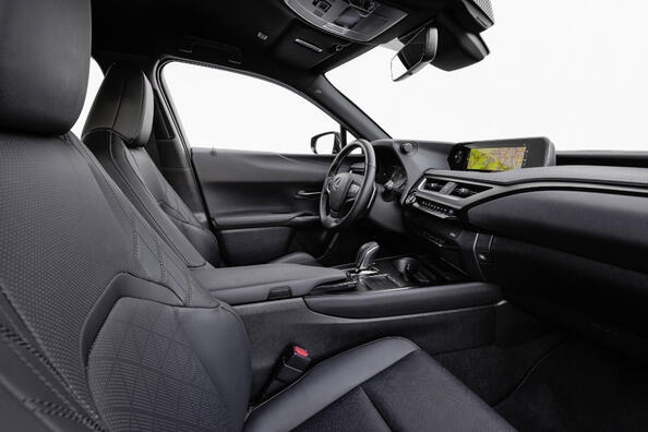 Lexus UX 300e (Лексус UX 300e): огляд, характеристики, запас ходу і батарея Фото 5