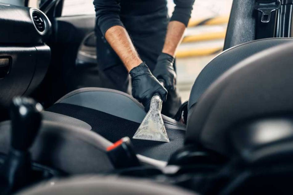 Як часто потрібно робити хімчистку салону авто?