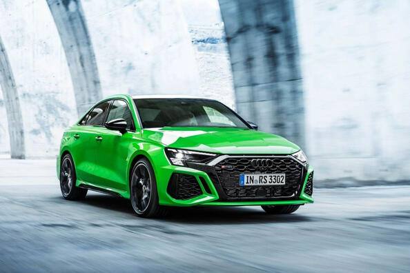 Audi RS 3: огляд компактного спорт-седана Фото 2
