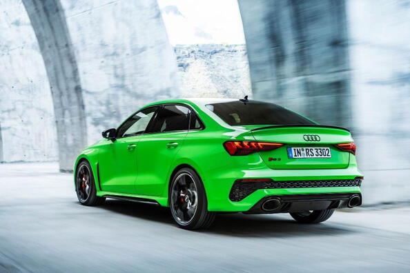 Audi RS 3: огляд компактного спорт-седана Фото 4