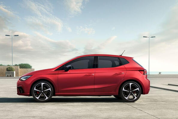 Огляд оновленого SEAT Ibiza: яскравий і сучасний хетчбек Фото 2